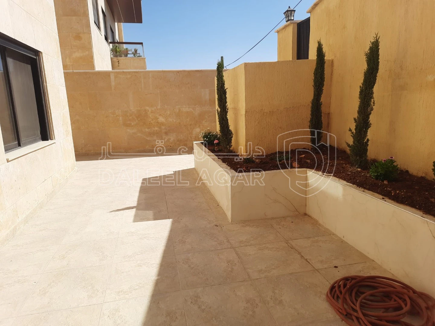 شقة في اراضي شمال عمان - 109,999 دأ - صورة 1